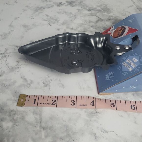 NEW Elf on the Shelf Pancake Skillet - Picture 6 of 6